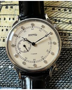 Vostok Handaufzug, zierliche Damenuhr, Zirkonia-Steine