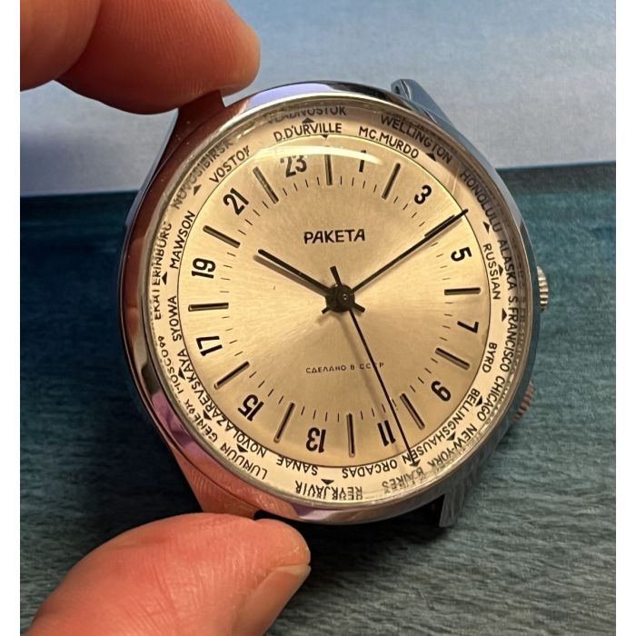 Raketa ワールドタイム ルネット付き 手巻き 腕時計 Raketa 24-hour watch with movable world time lunette | Poljot 24
